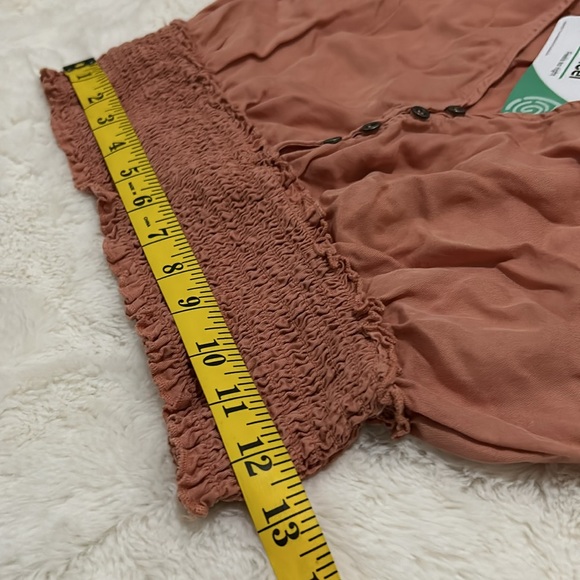 Cropped V-Neck Blouse - Picture 4 of 5